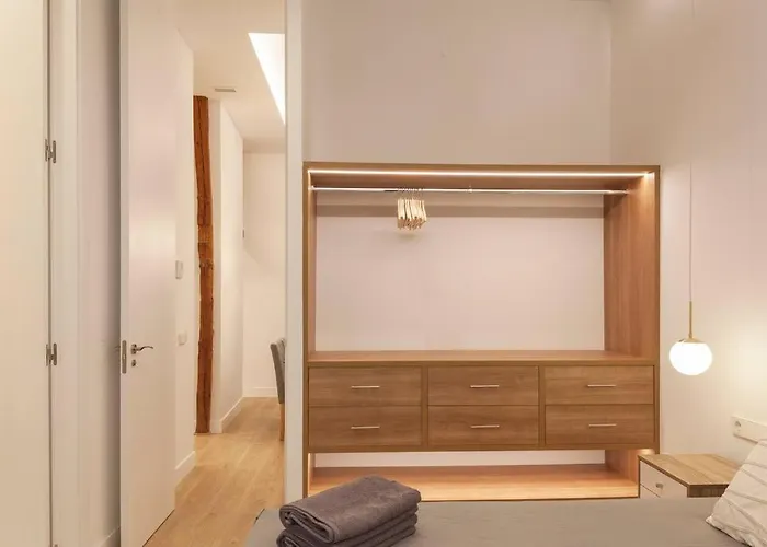 Centro III Calle Carrera De San Jeronimo 3Br 3Bh