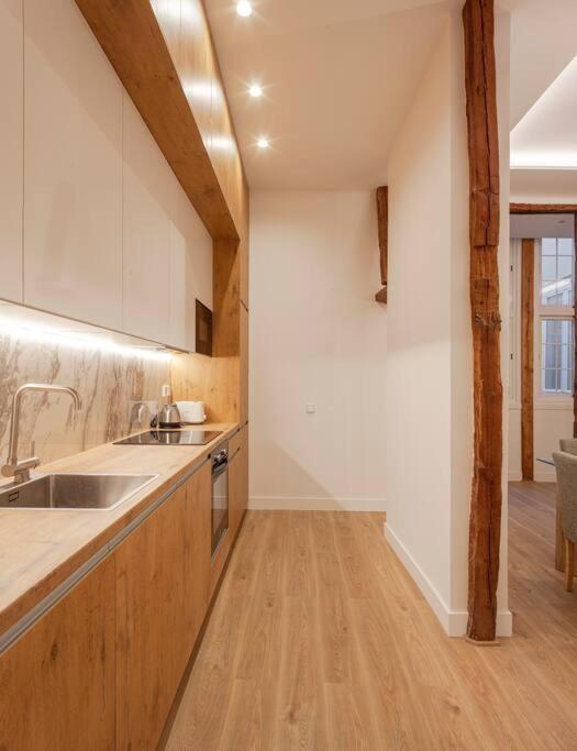 Centro Iii Calle Carrera De San Jeronimo 3br 3bh * Madryt