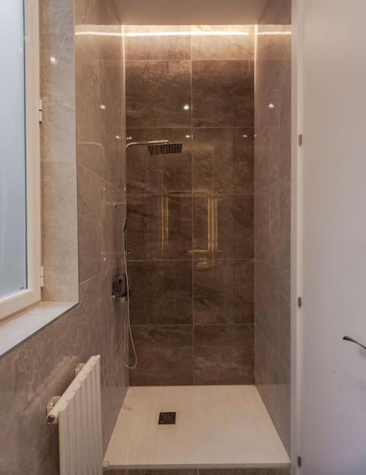 Centro Iii Calle Carrera De San Jeronimo 3br 3bh Apartament