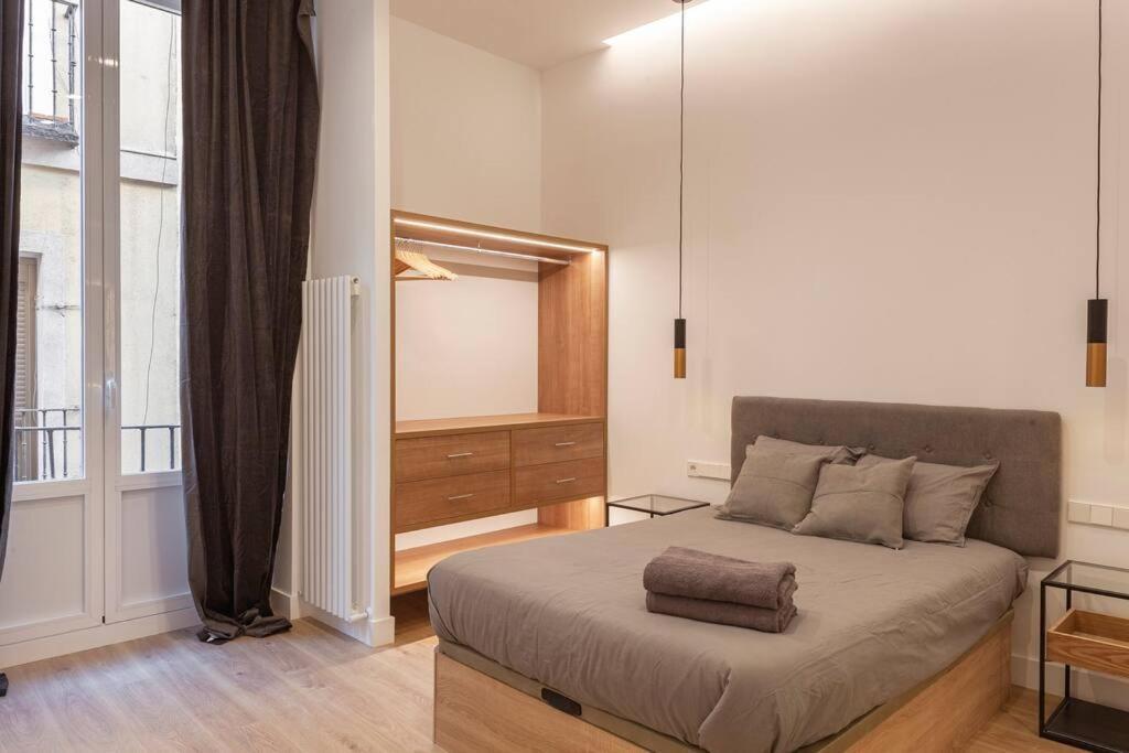 Centro Iii Calle Carrera De San Jeronimo 3br 3bh Madryt