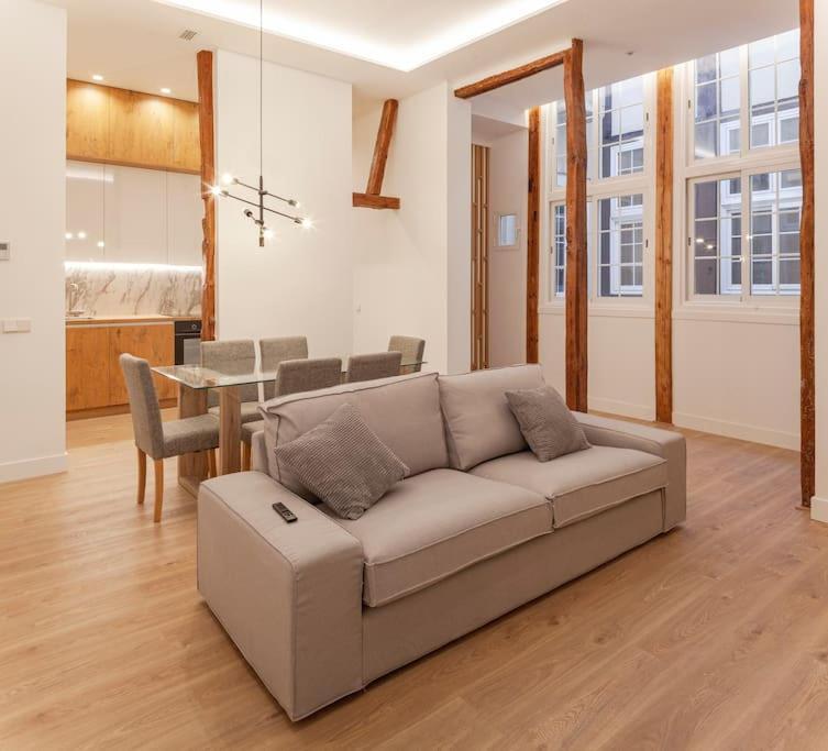 Centro Iii Calle Carrera De San Jeronimo 3br 3bh Appartamento Madrid